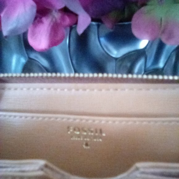 Fossil Wallet/Wristlet - Picture 2 of 5